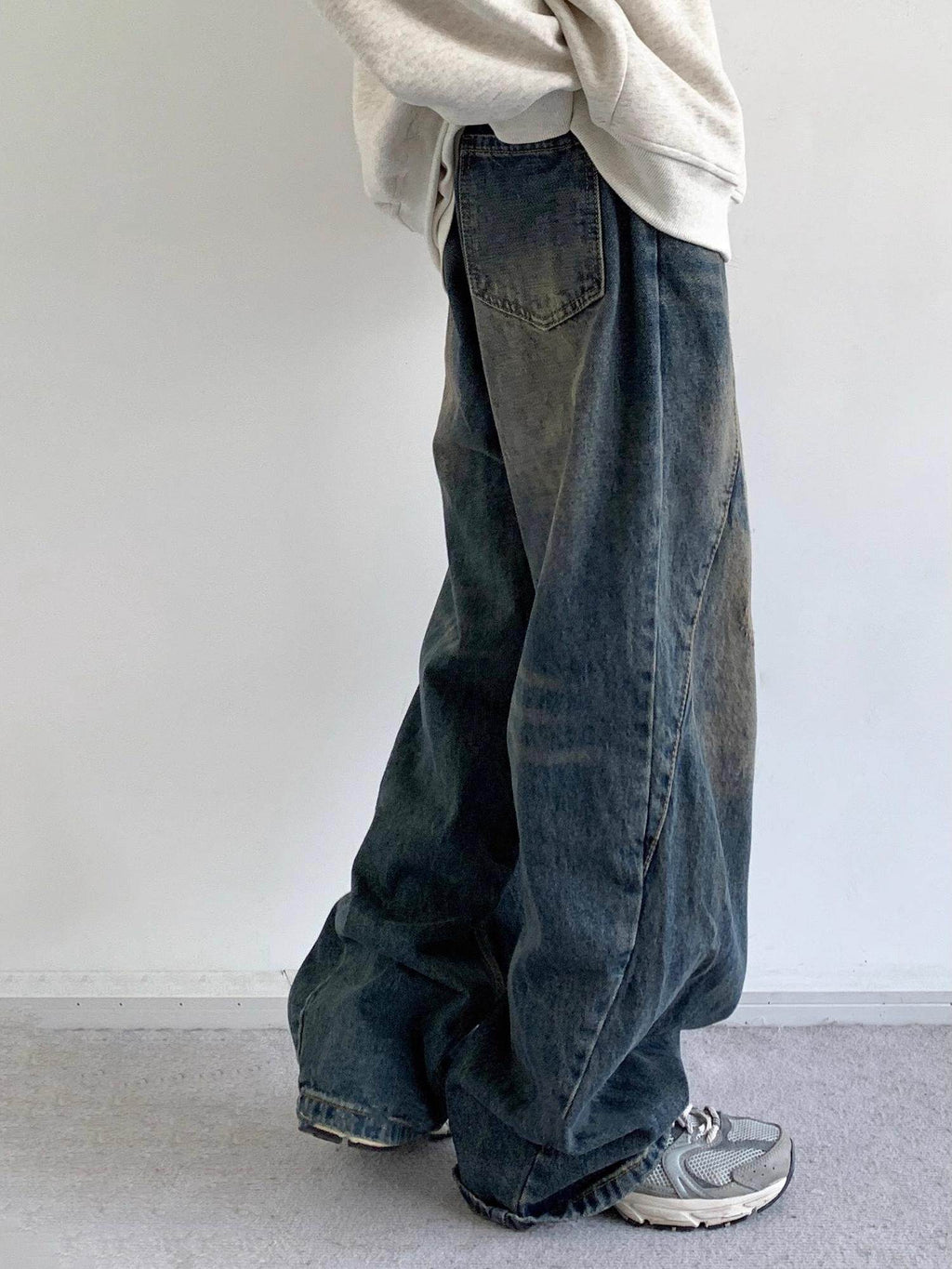 Kei Vintage Wash Wide-Leg Jeans