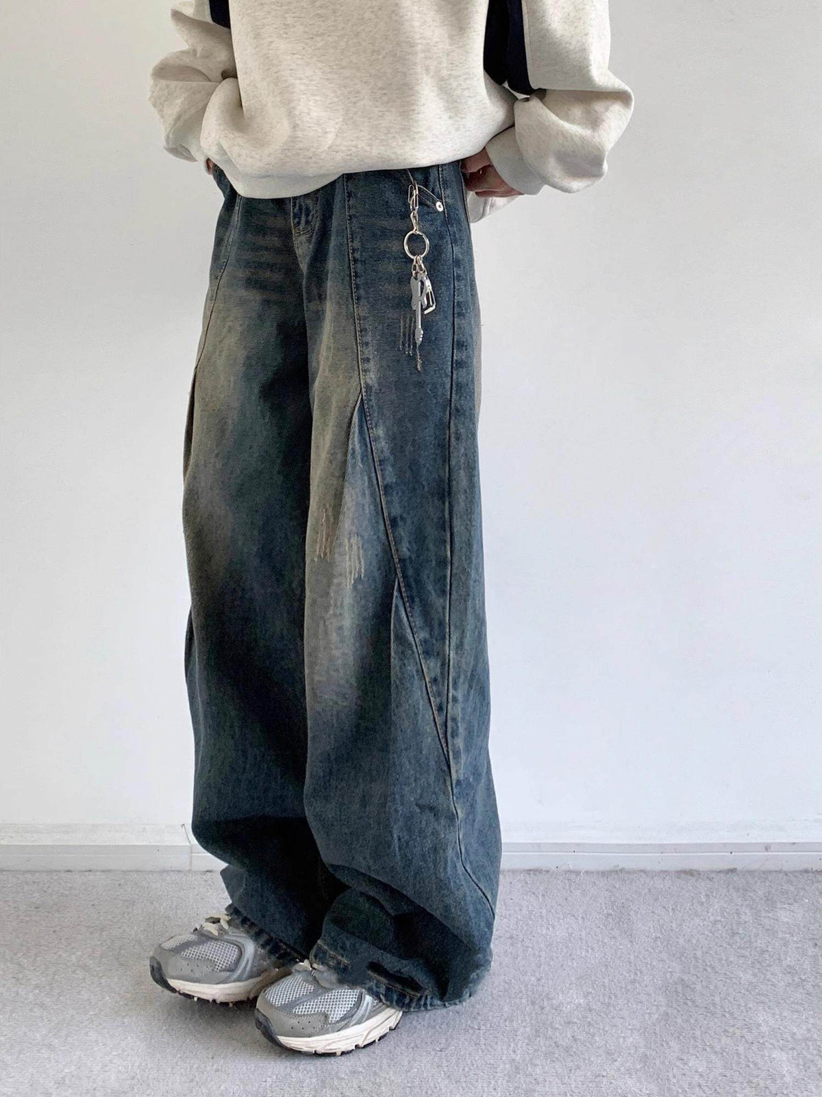 Kei Vintage Wash Wide-Leg Jeans