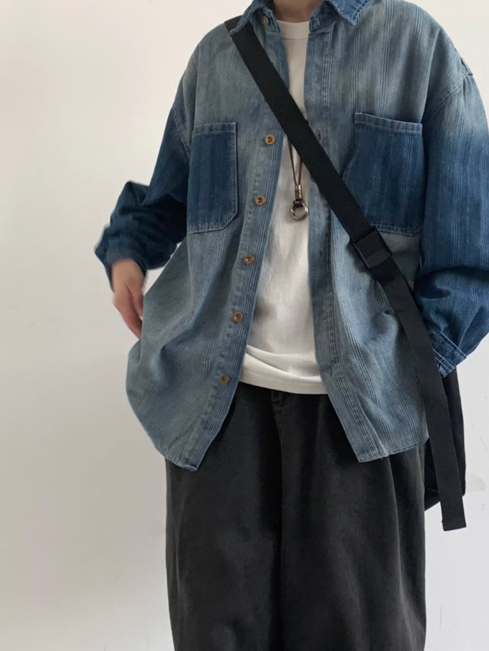 Aozora – Überhemd aus verblasstem Denim