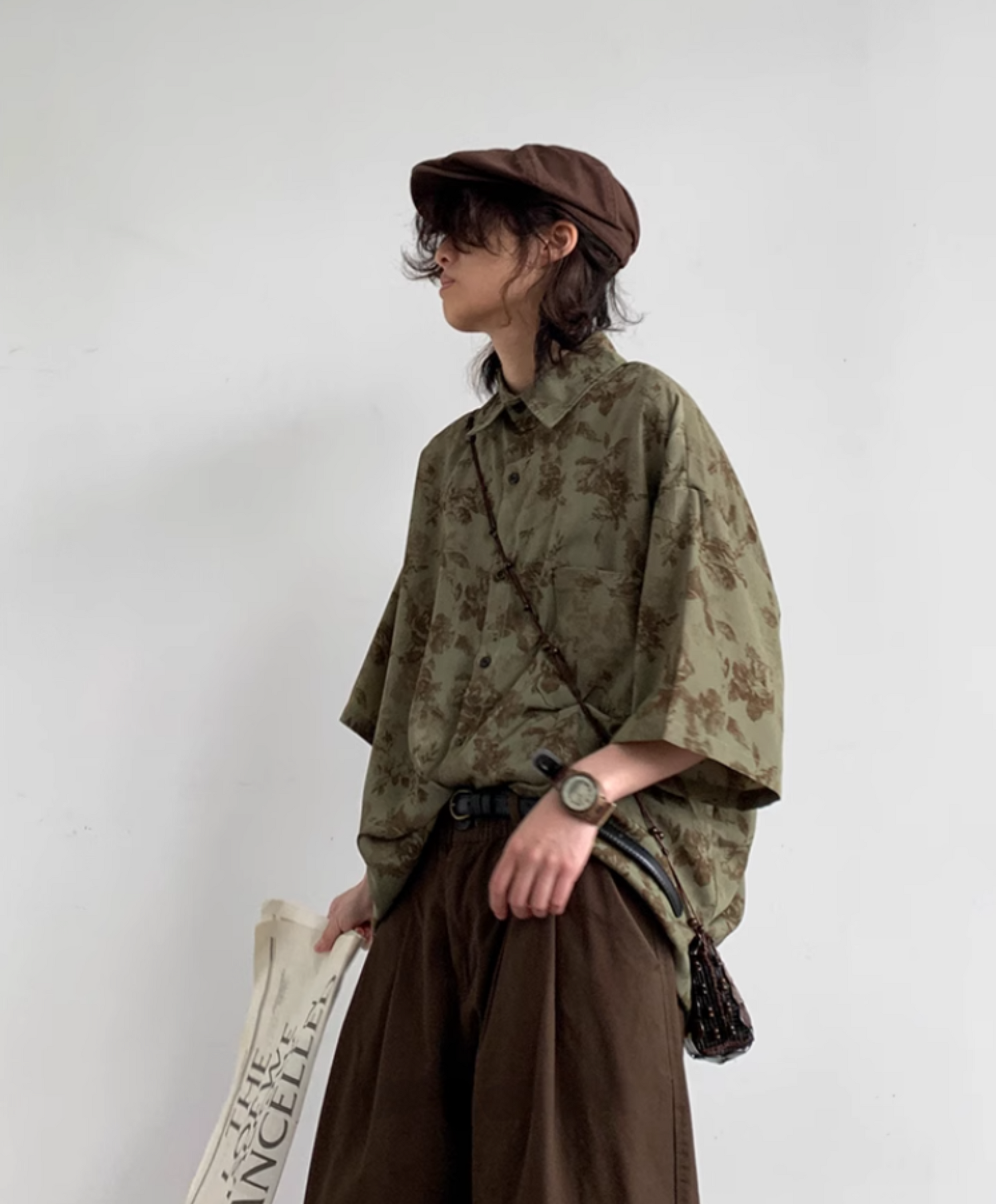Kagetsu – Hemd mit zerknittertem Blumenmuster
