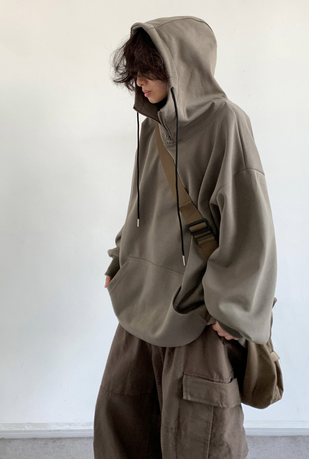 Kazenari Kapuzenjacke mit Viertelreißverschluss