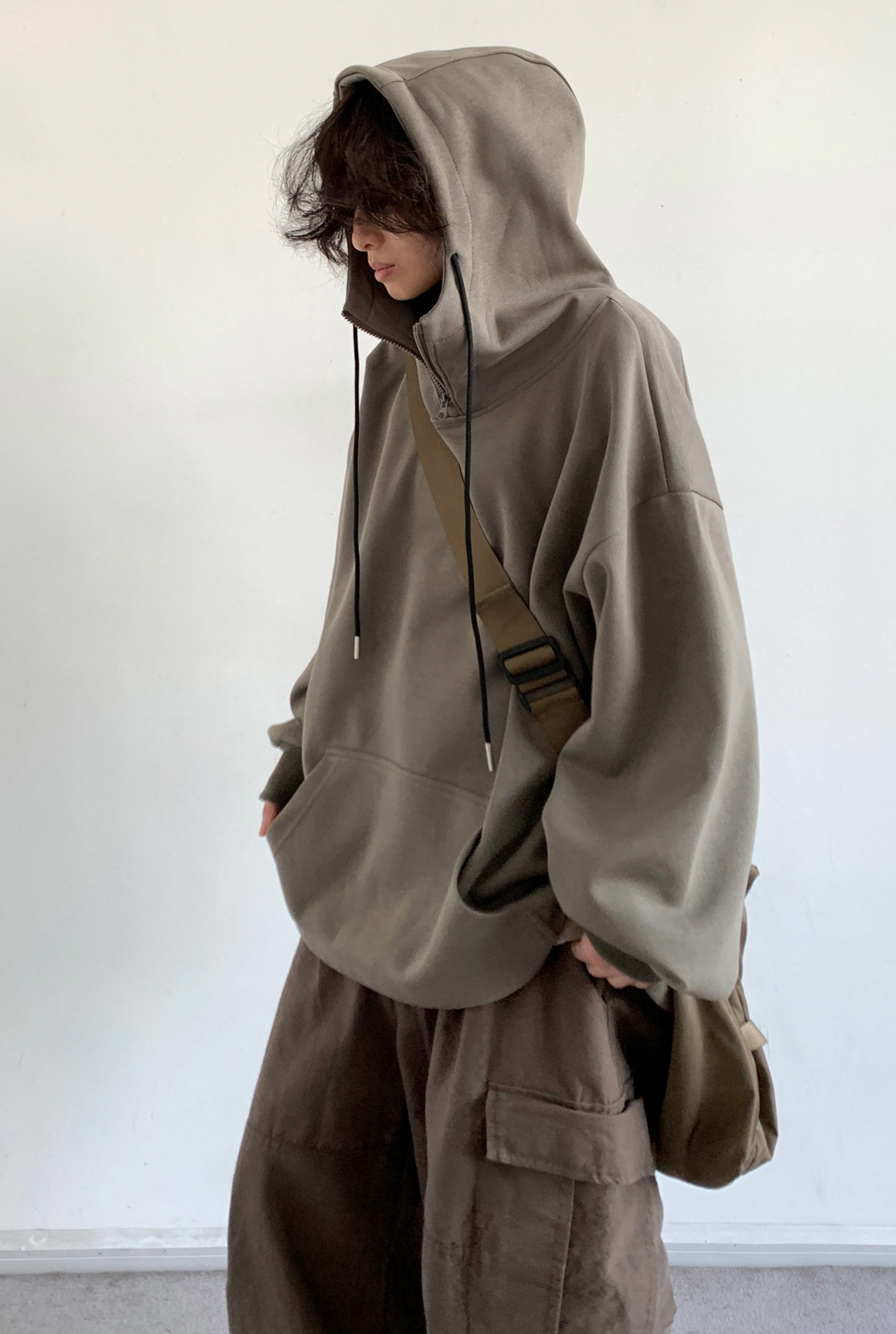 Kazenari Kapuzenjacke mit Viertelreißverschluss