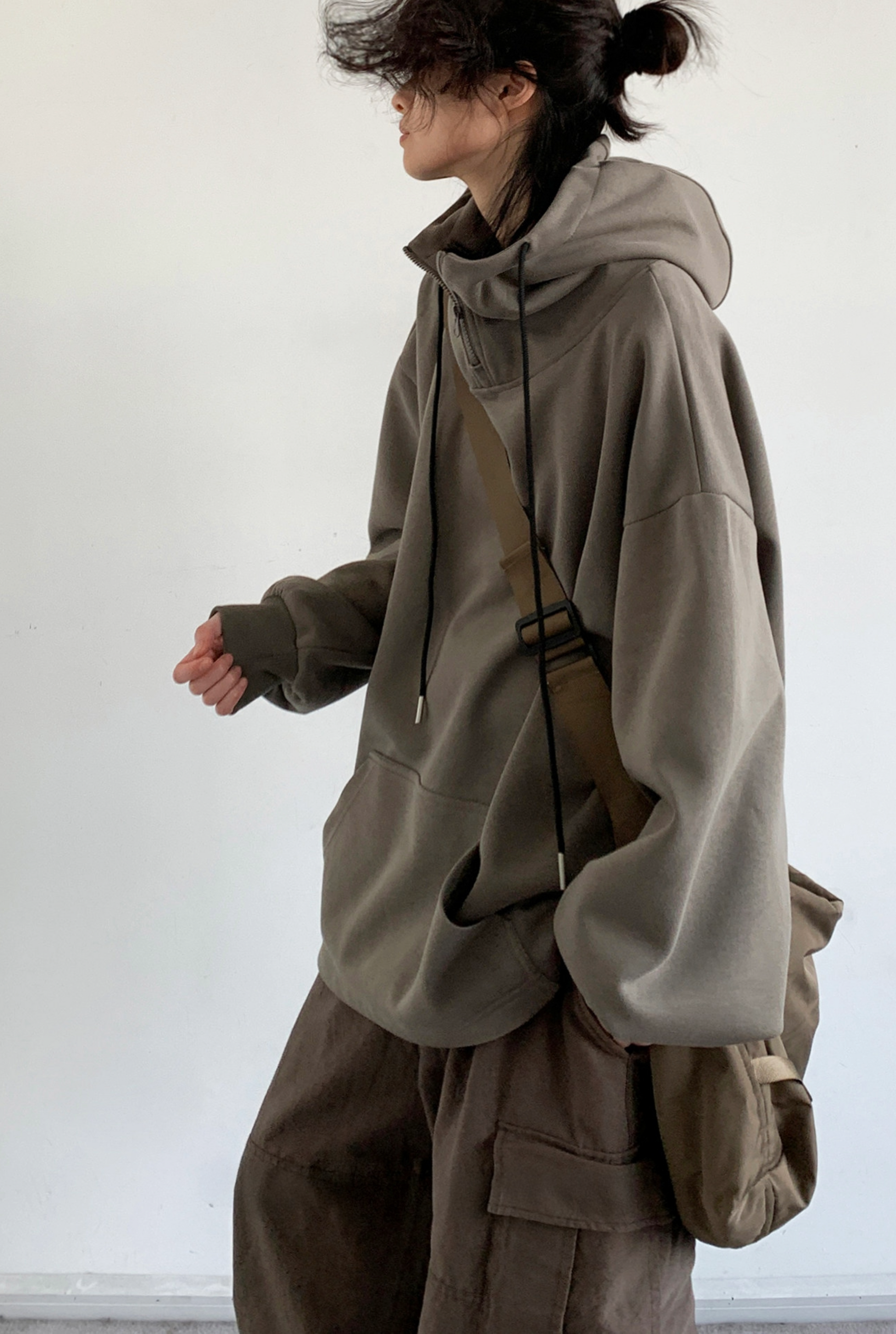 Kazenari Kapuzenjacke mit Viertelreißverschluss