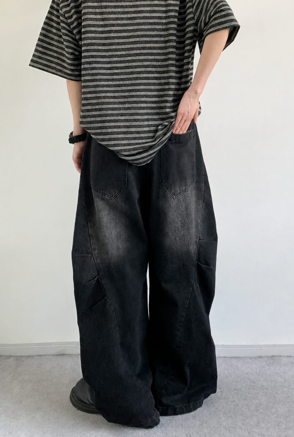 Kage Distressed Barrel Denim