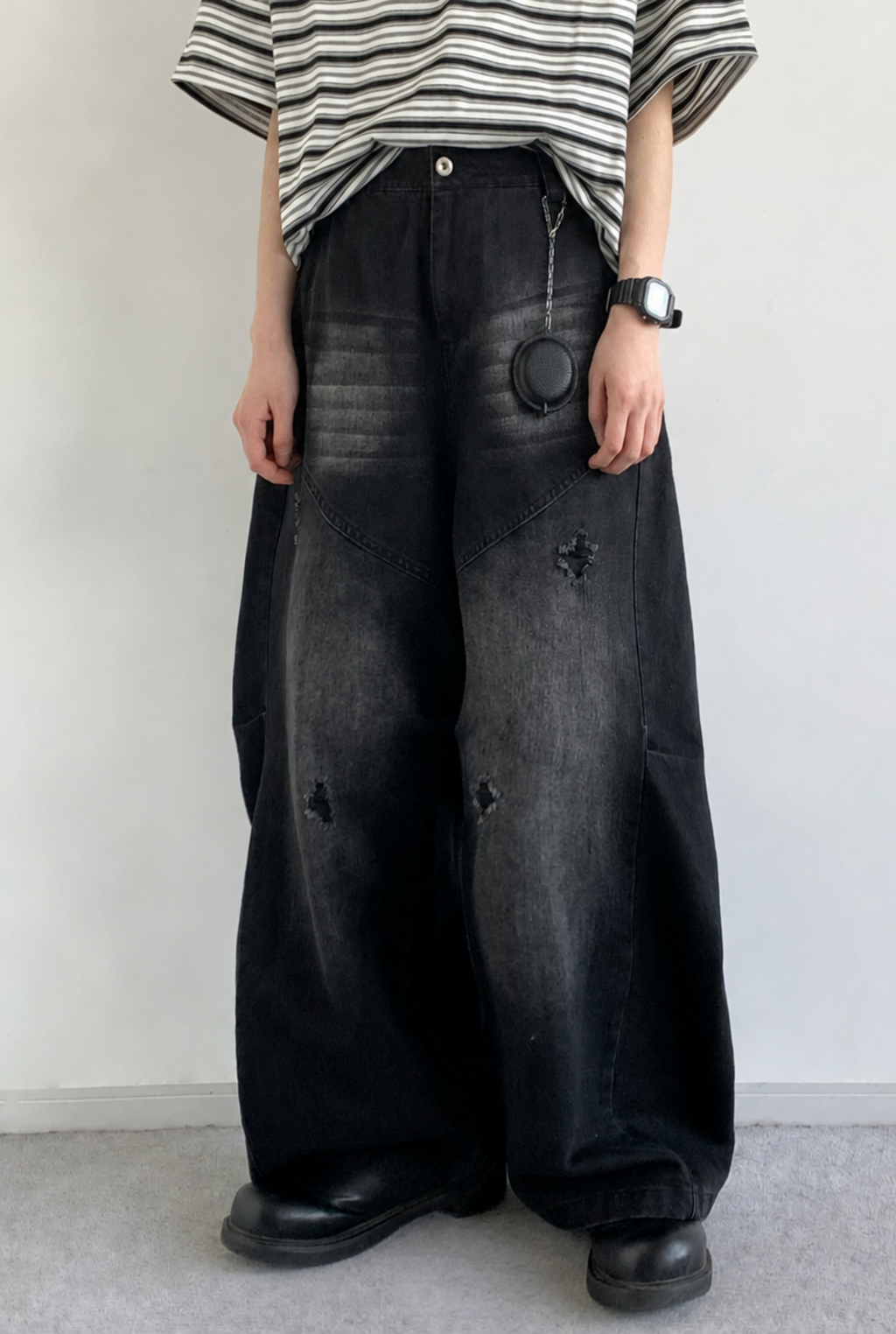 Kage Distressed Barrel Denim