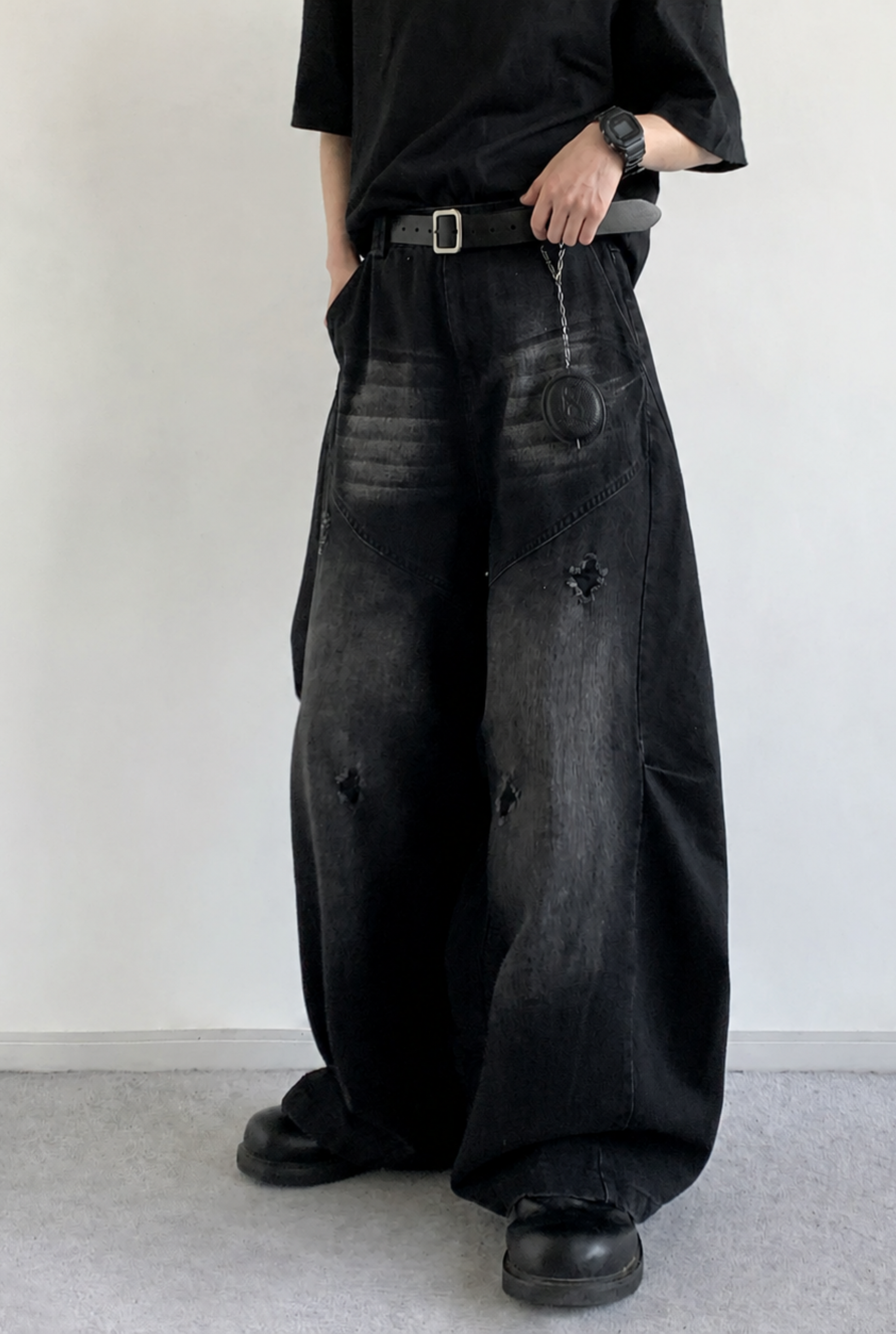 Kage Distressed Barrel Denim