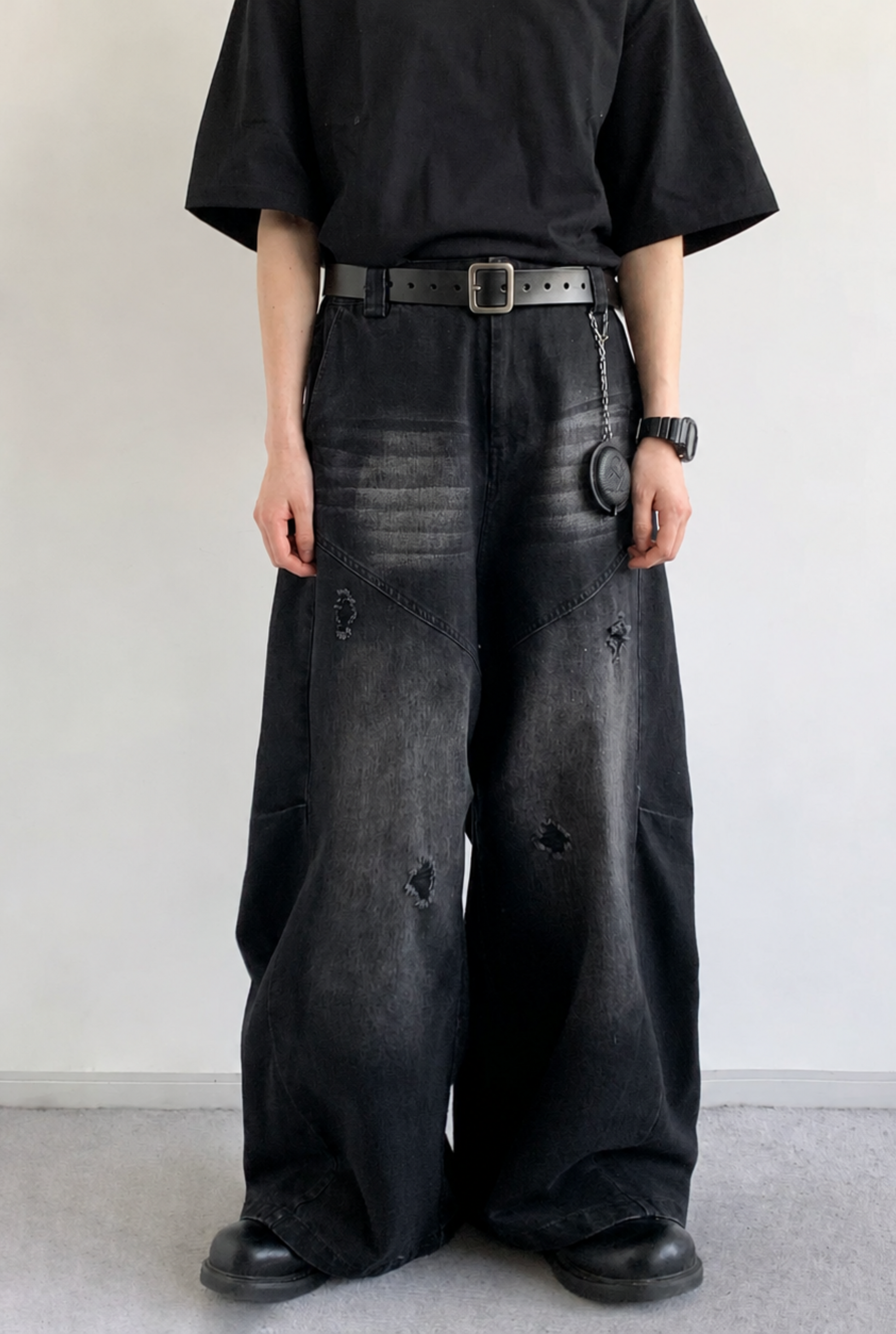 Kage Distressed Barrel Denim