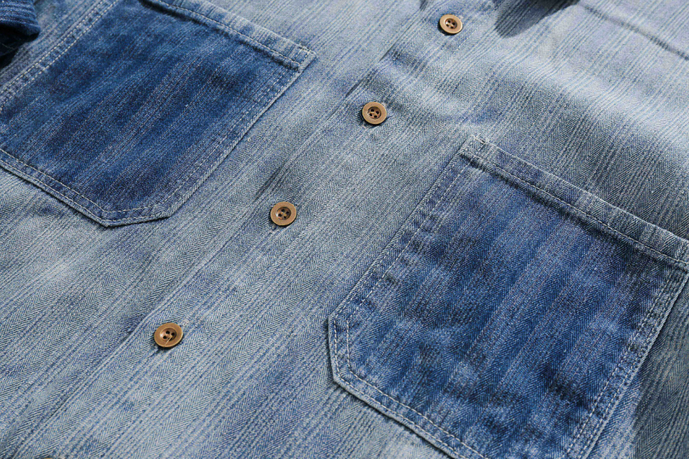 Aozora – Überhemd aus verblasstem Denim